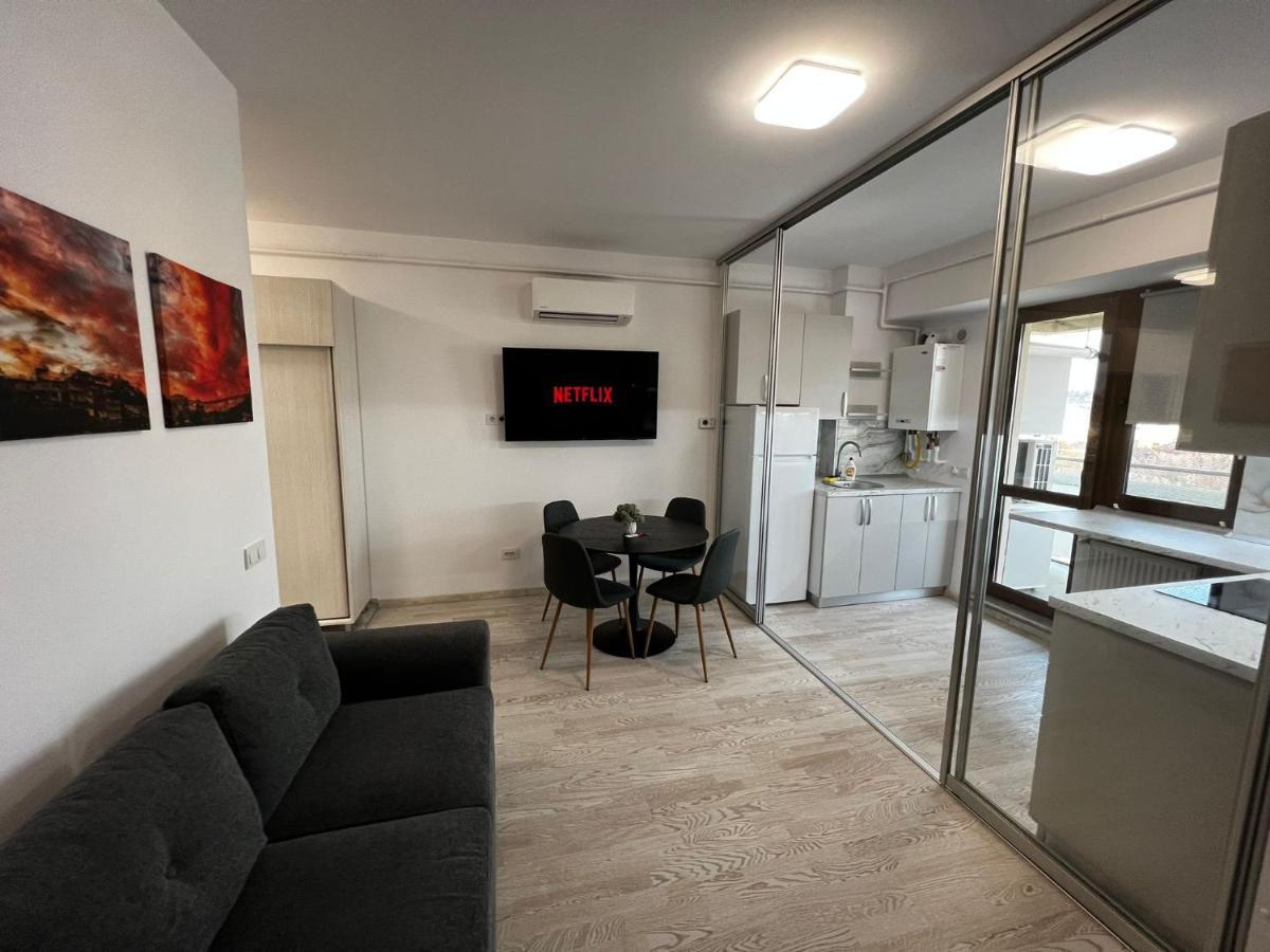 Cozy Apartments - City Center Iasi Exterior photo